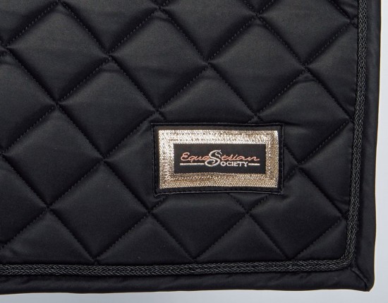 Harry's Horse Zadeldek Badge