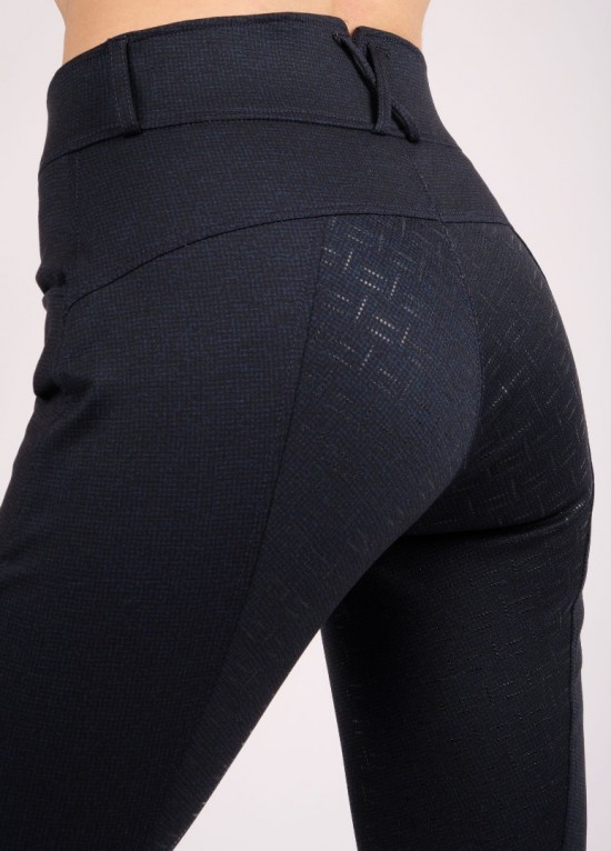 Montar Aisha Rijbroek